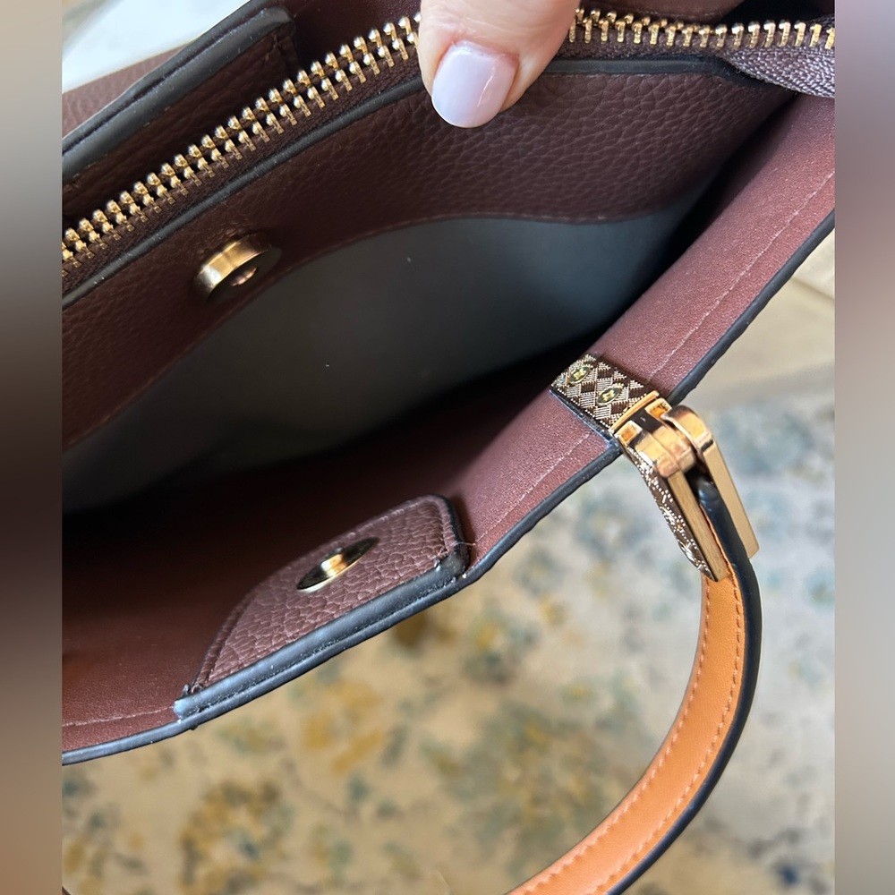 Pocketbook - Picture 8 of 8